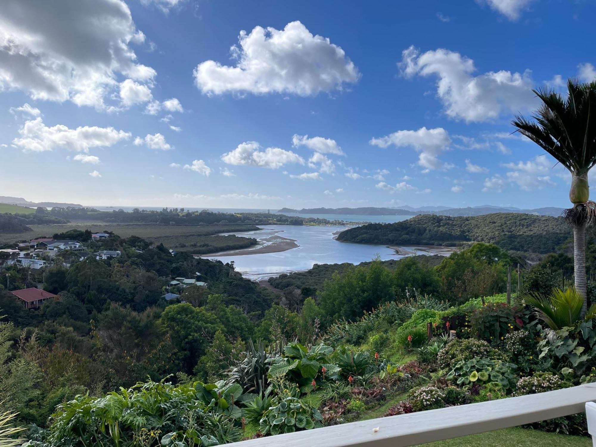Baywaterviews Bed and Breakfast Haruru Eksteriør billede